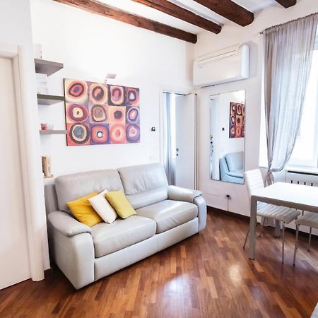 דירות מילאנו Cosy And Bright Flat In The Heart Of Porta Venezia מראה חיצוני תמונה
