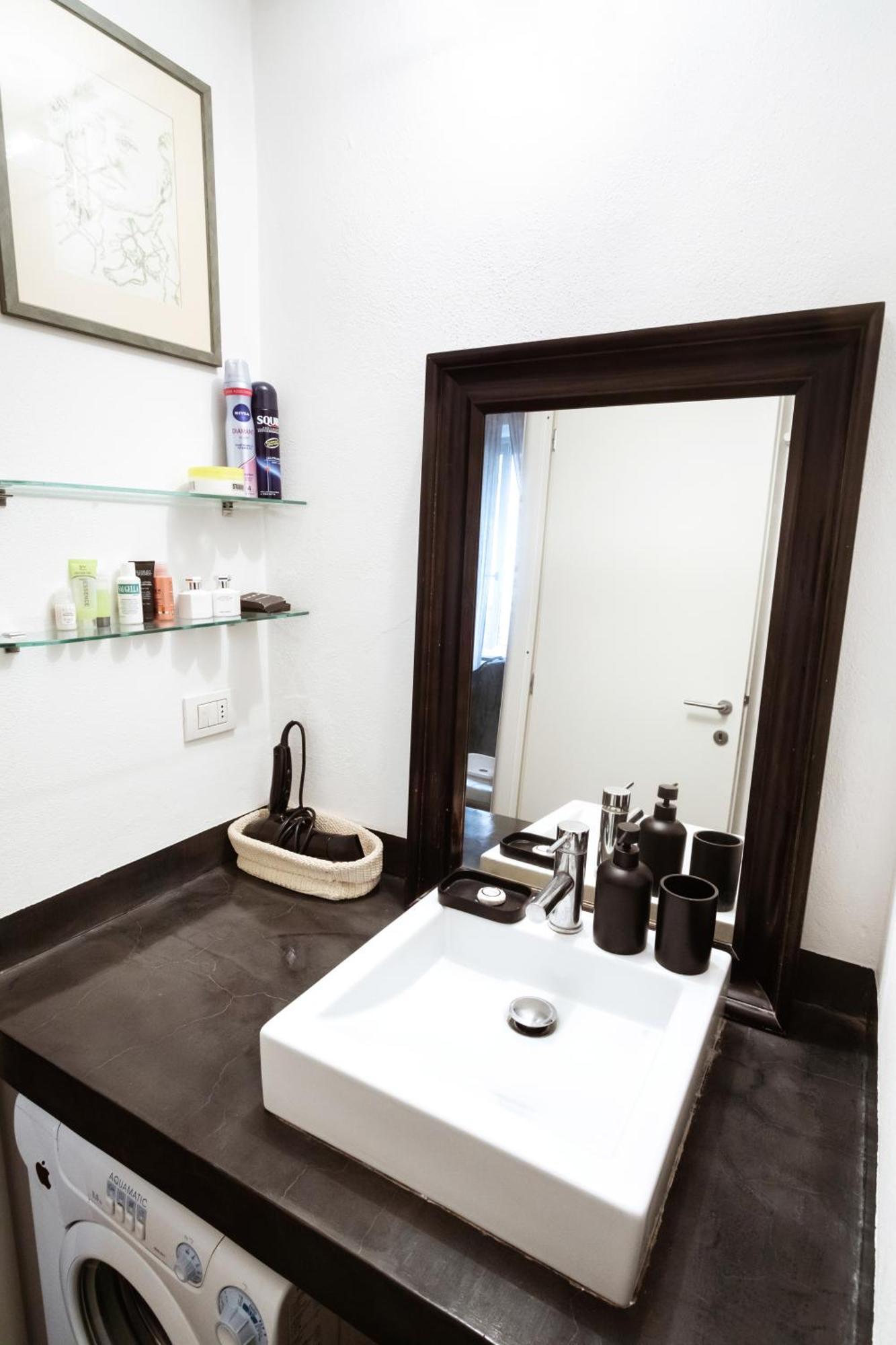 דירות מילאנו Cosy And Bright Flat In The Heart Of Porta Venezia מראה חיצוני תמונה